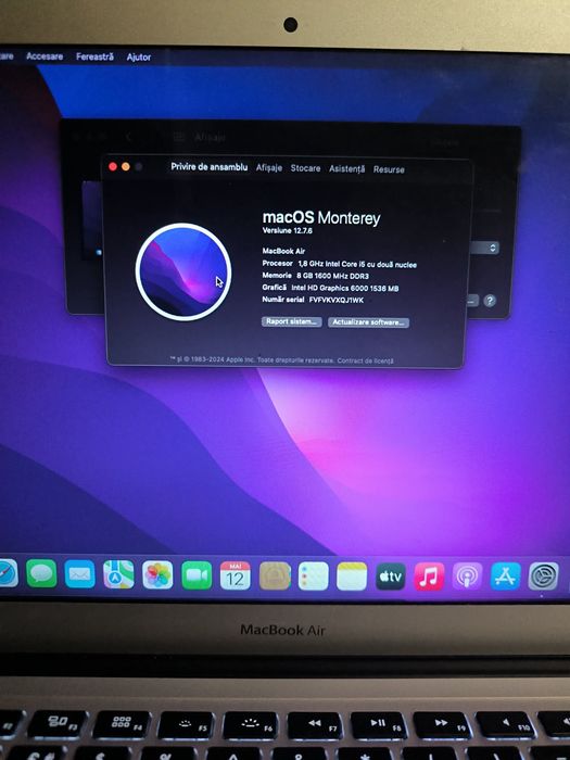 Vand laptop Makbook Air