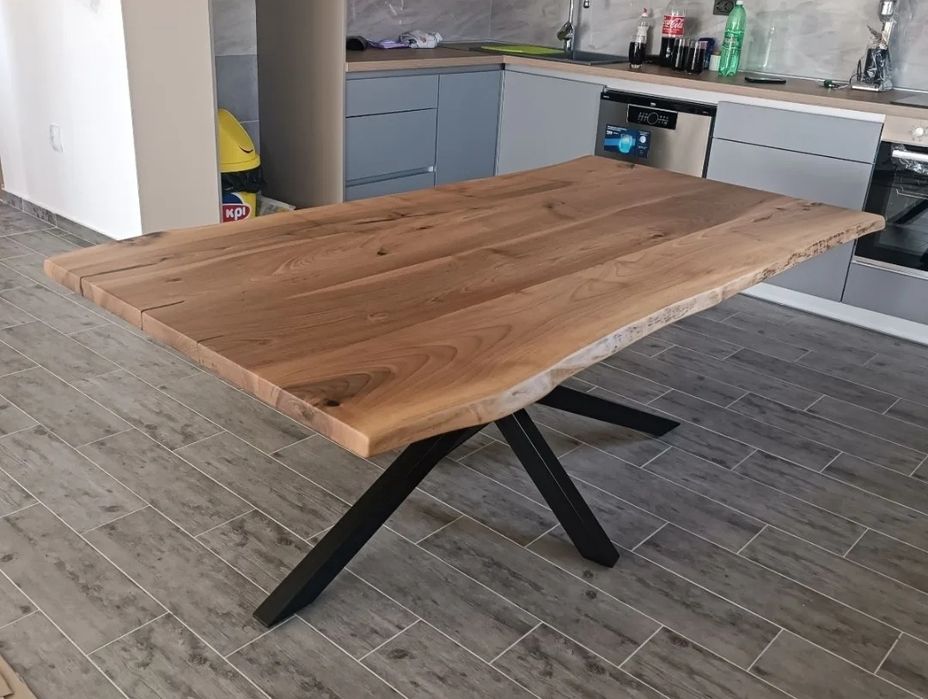 Трапезни маси от масив дъб с метални крака