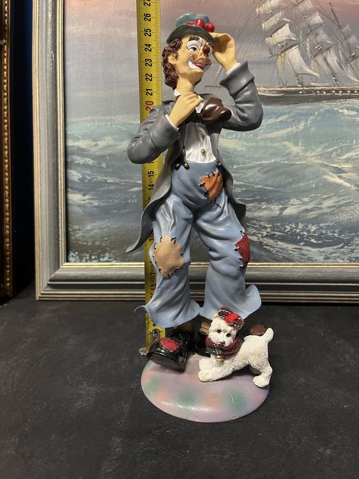 Колекционерска фигура-“Циркът идва в града”.