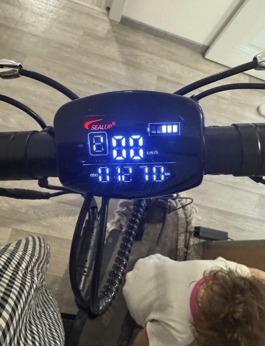 Продам электросамокат