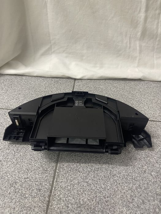 Робот прахосмукачка Shark 2 в 1