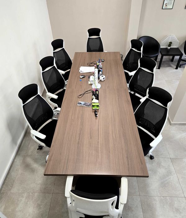 Офис обзавеждане