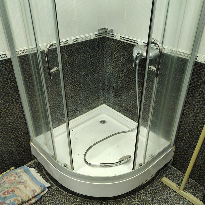 Продам б/у. Душевая кабина