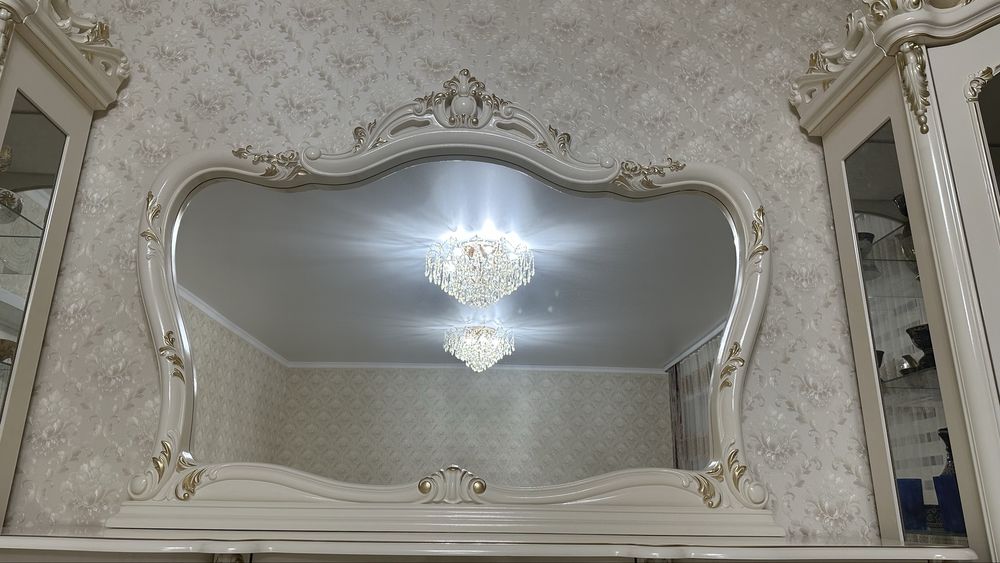 Мебель для гостинный (сервань + зеркальный )