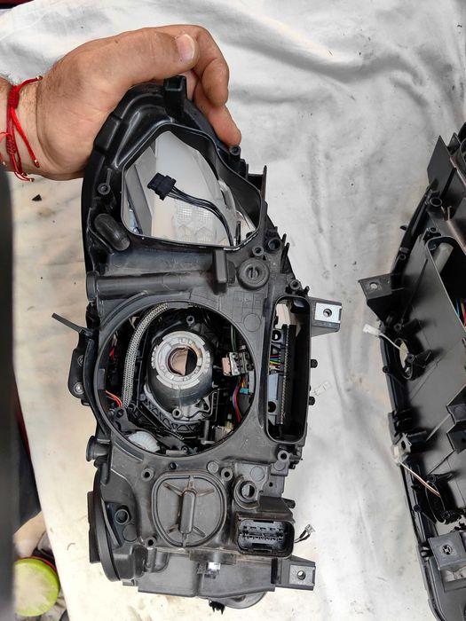 Оригинални  фарове  БМВ Ф10  BMW F10 Bixenon Led  Adaptive