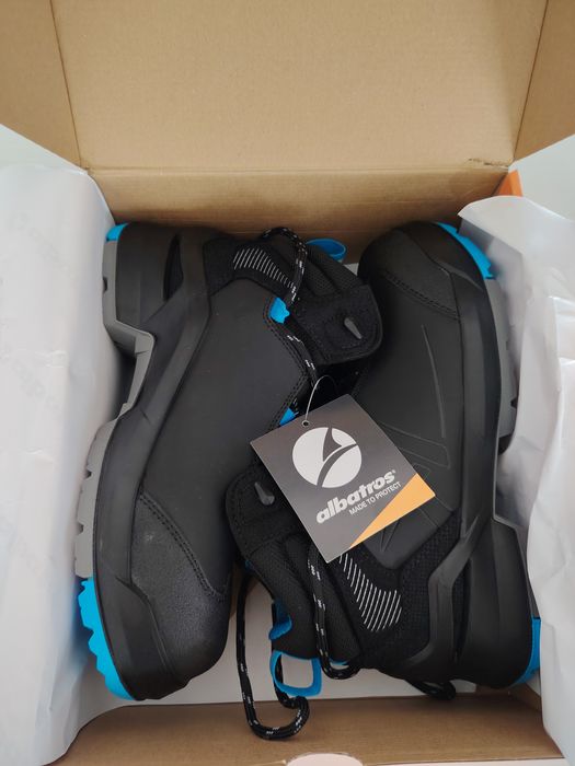 Работни или  планински обувки. Albatros.