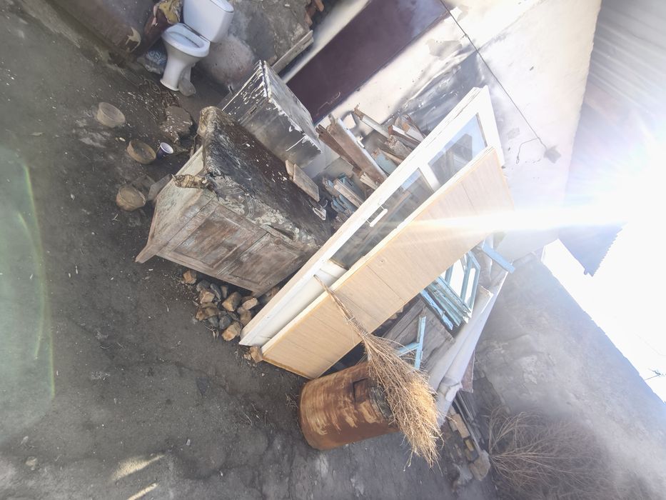 Utin sotiladi продаются дрова