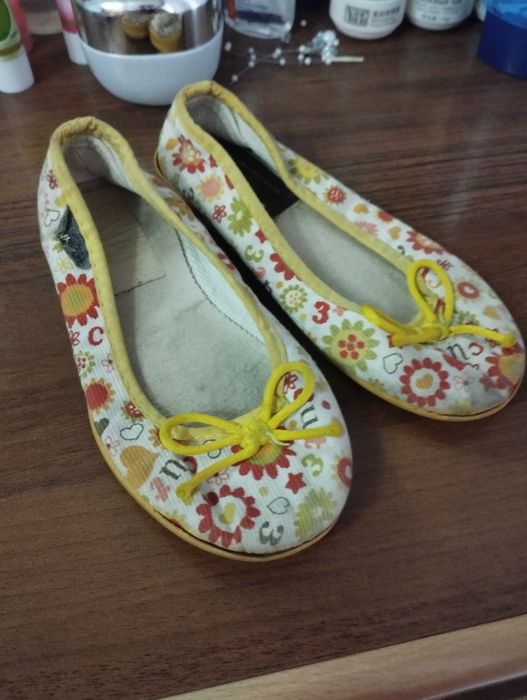 Летняя обувь девочке ( 25 размер)