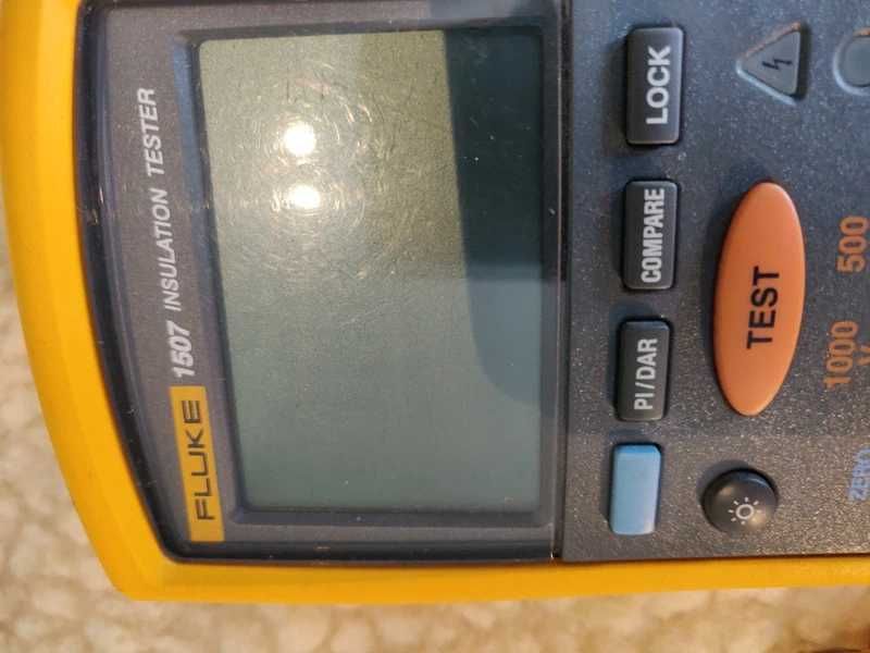 Tester de izolație Fluke 1507 – stare excelentă, cu accesorii