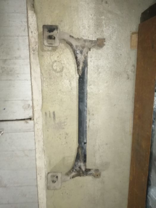 Задняя балка Лада Гранта