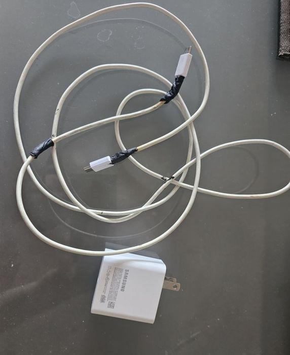 Galaxy book pro 13.3, i5 11th, 8gb, 512gb, 860gram