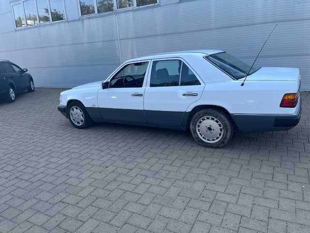mercedes 124 model 250 D