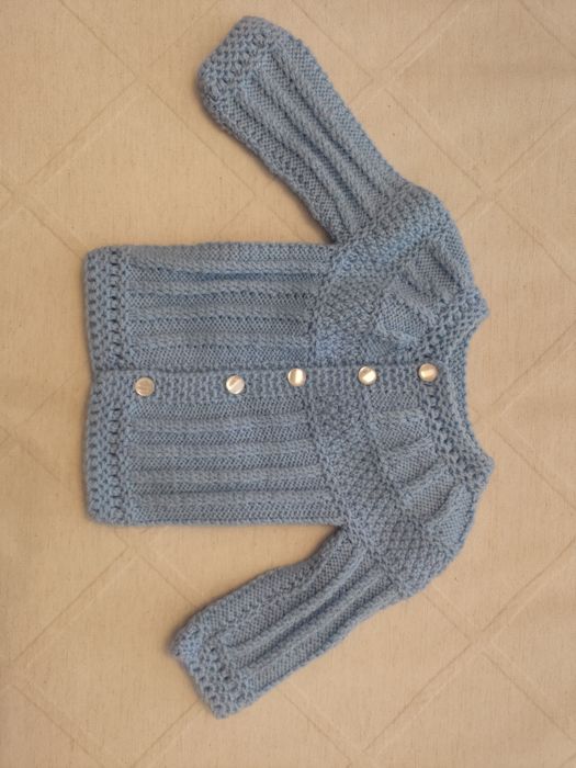 Предлагам детски плетени дрешки