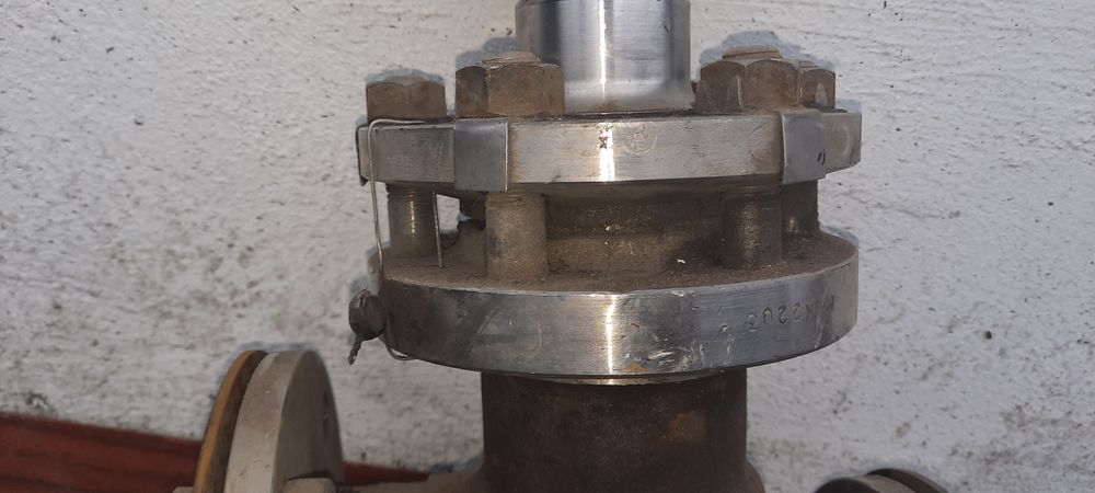 Задвижка из нержавейки