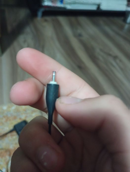 Incarcator nokia cu butoane lung