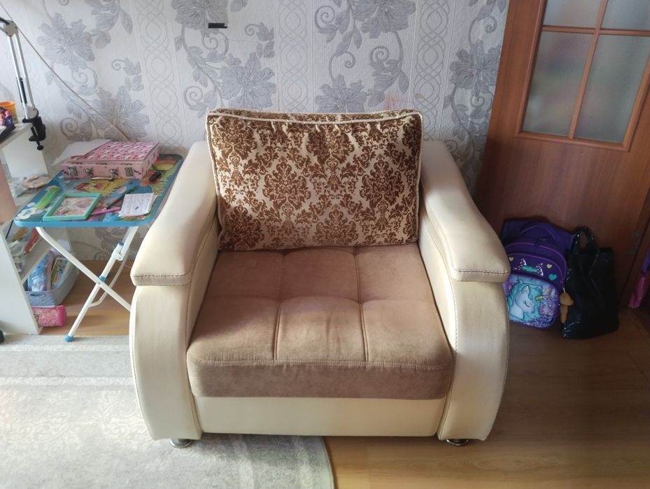 Продам диван в отличном состоянии