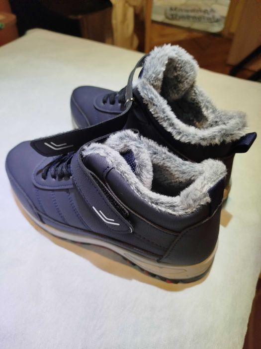Зимни спортни обувки
