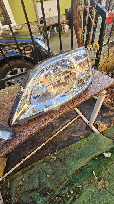 Фарове за Дачия Логан