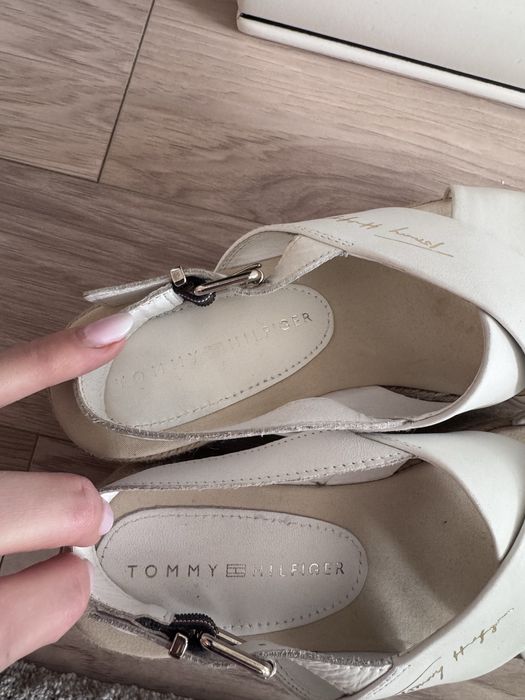 Sandale piele Tommy Hilfiger marimea 37