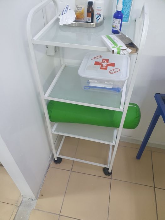 Процедурный столик
