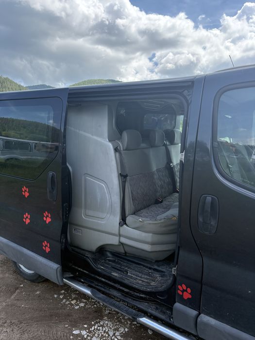 Opel Vivaro 1.9cdti за части