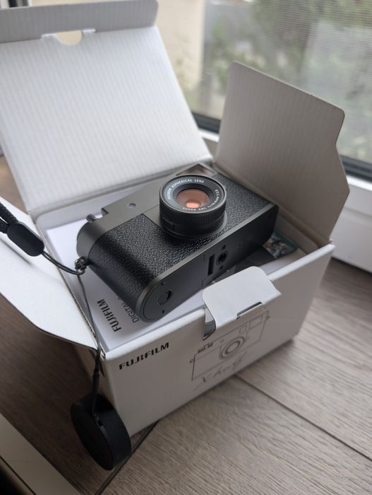 fujifilm fuji x-hf1 x half