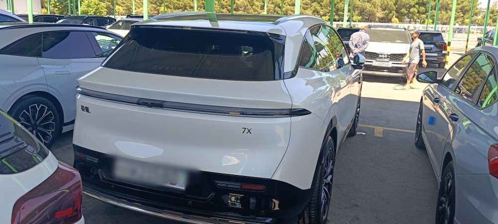 Zeekr 7 x сотилади