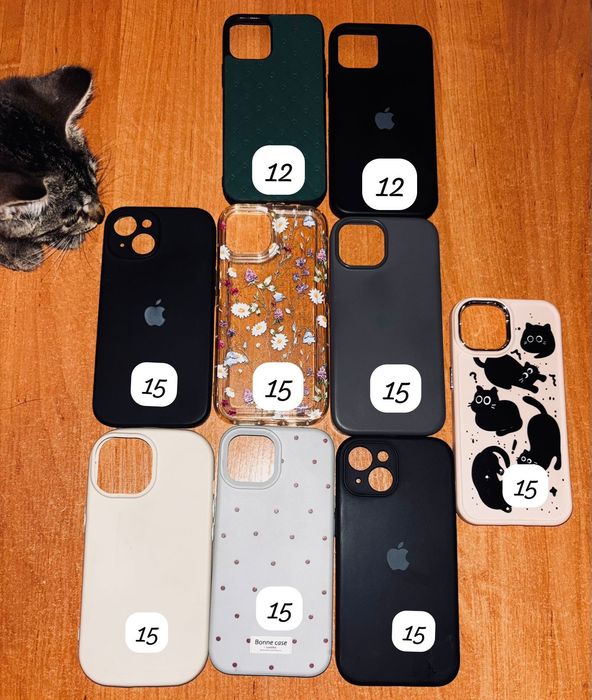 Чехлы на iPhone 12 / 15 — в отличном состоянии