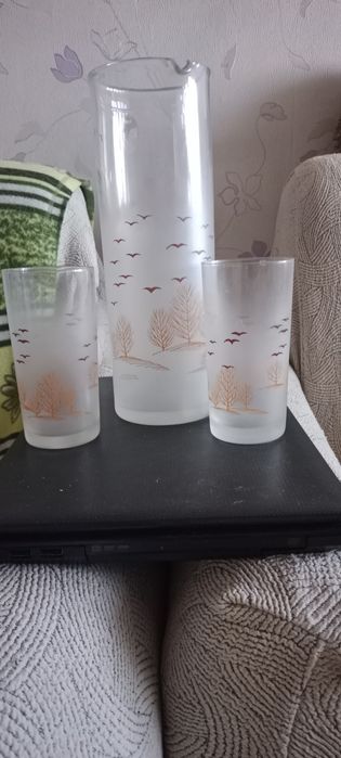 Продам графин,с двумя стаканами