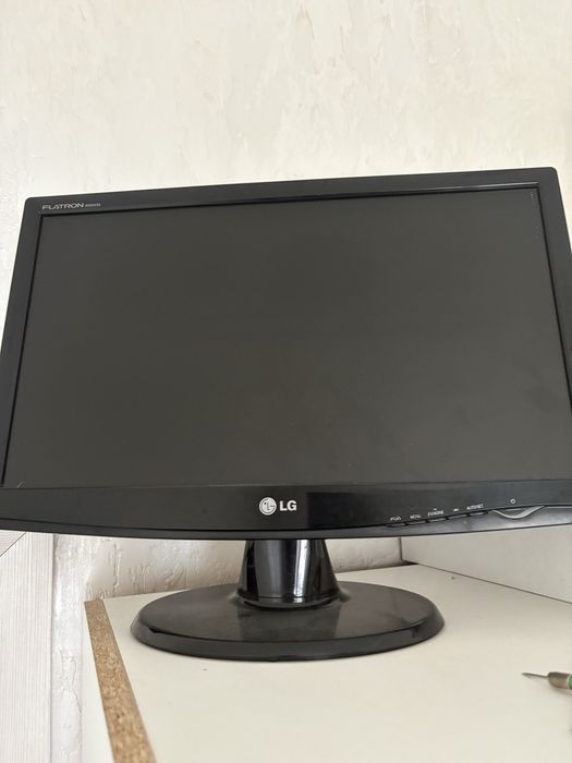 Монитор LG ………..