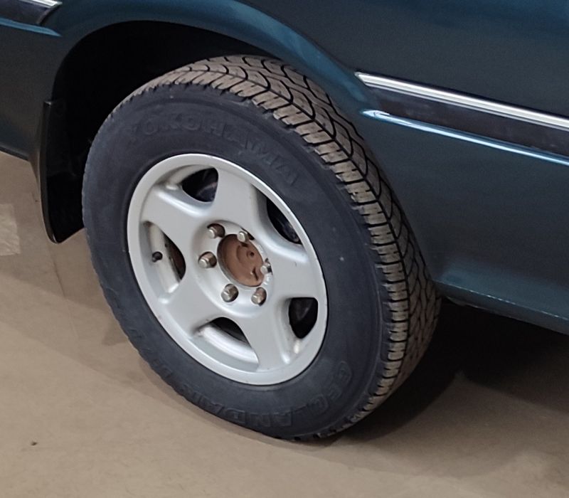 Продам шины без дисков