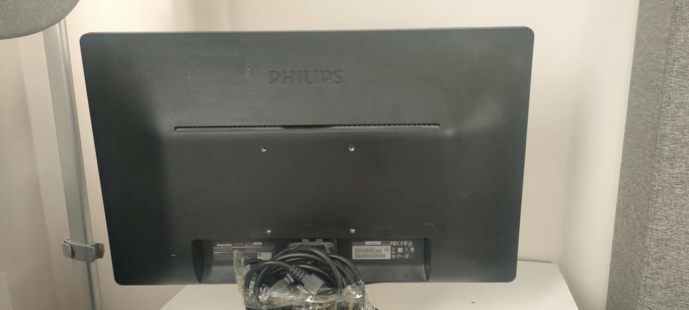 Мониторы в хорошем состоянии Филипс