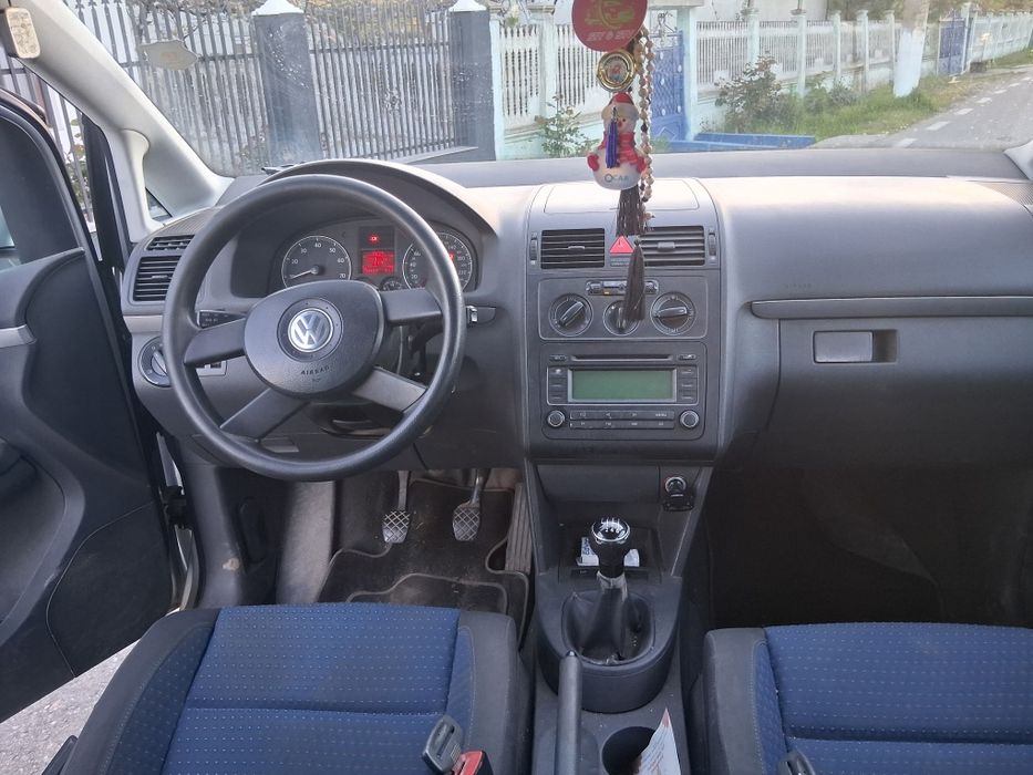 Vând vw touran 2004