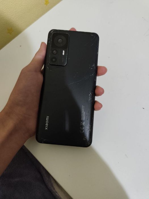 XIAOMI 12T 8/256 holati yaxshi