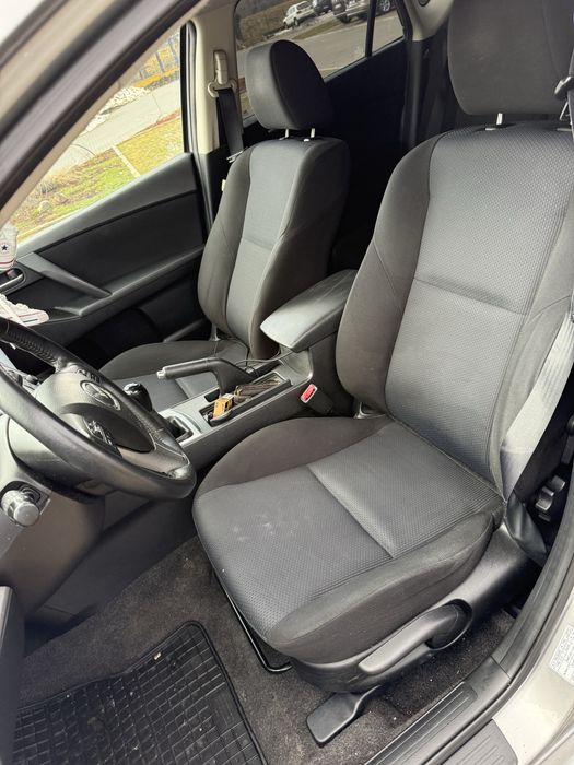 Mazda 3 /1.6 benzina an 2010  178800 km fiscal pe loc