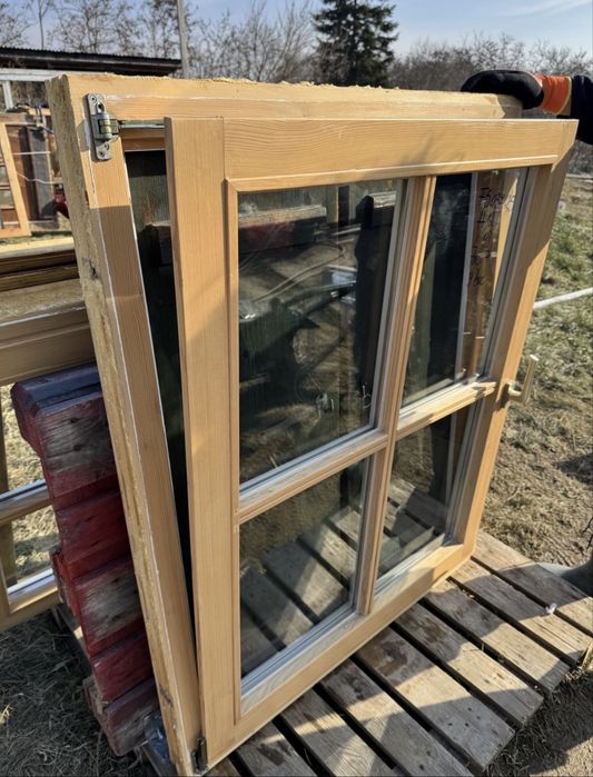 FEREASTRA LEMN  geam termopan obloane H 124 x L 97 Germania