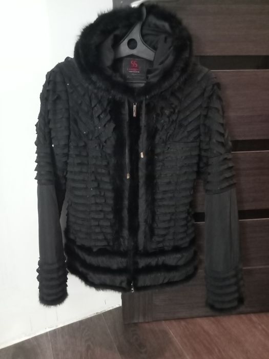 Продам женскую куртку