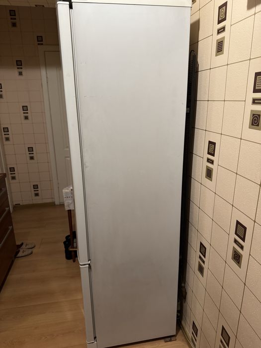 Продам холодильник Атлант