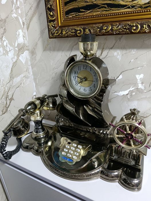 Светильник+телефон+часы продам