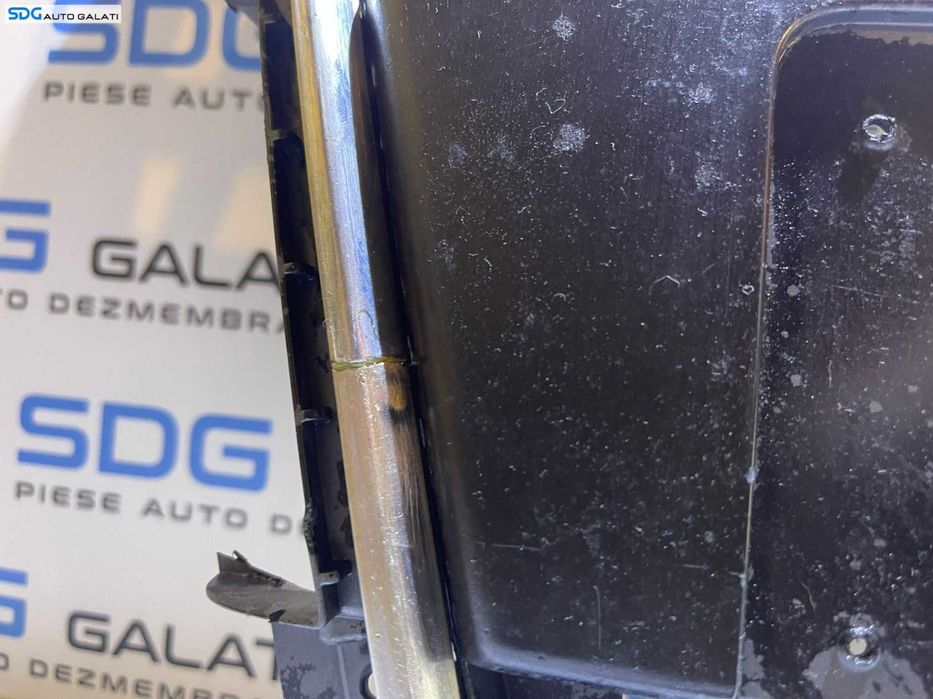 Grila cu Sigla Emblema cu Defect Audi A5 2008 - 2011 Cod 8T0853651B