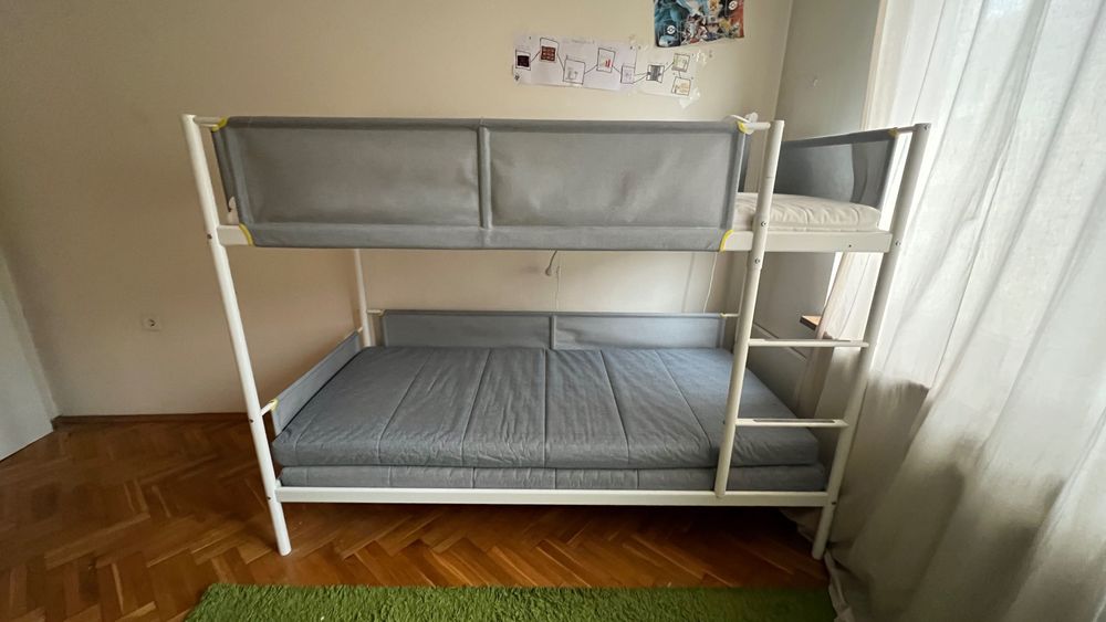 Двуетажно легло IKEA VITVAL + 2 матрака, отлично състояние