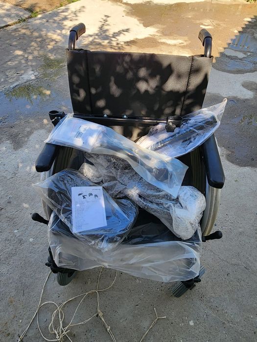 Продам инвалид коляска новый. Сост отлично