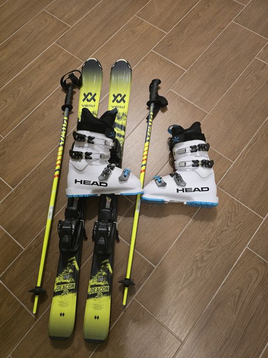 Лыжи в комплекте детские.