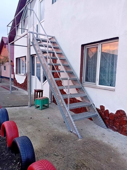 Vând scari zincate exterioare și interioare galvanizate cel mai bun pr