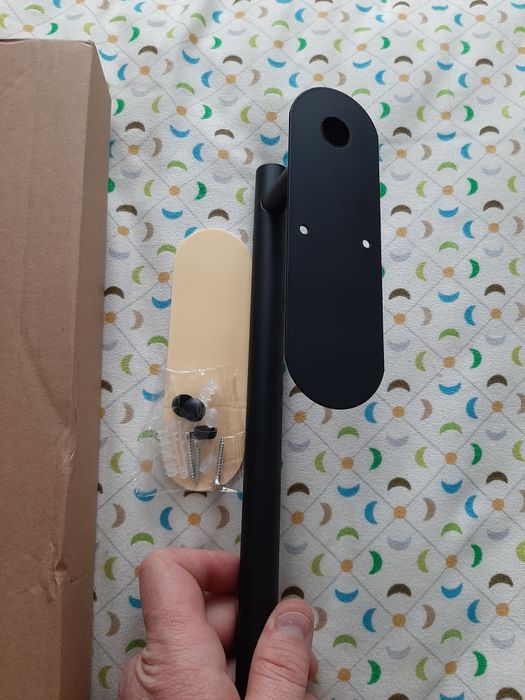 Suport metalic pentru rola de servetele