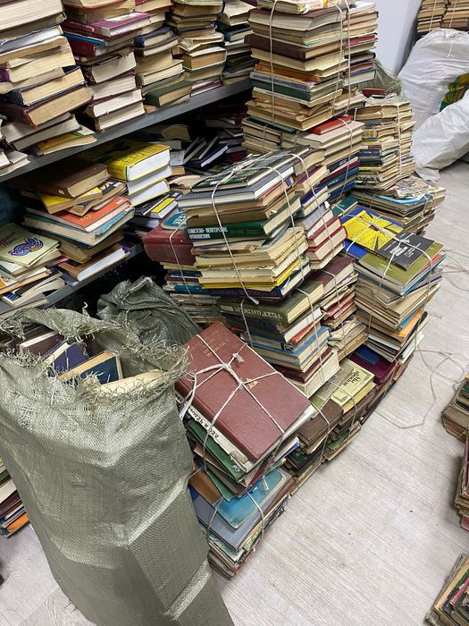 Принимаем макулатуру.