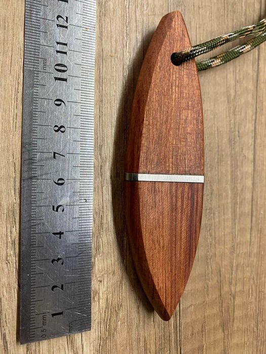 Мини нож-ключодържател с Японски дизайн и дървена кания / Нож за врат