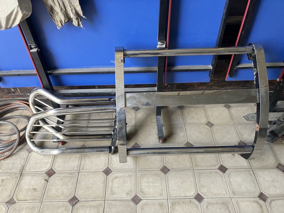 Toyota Land Cruiser. 100