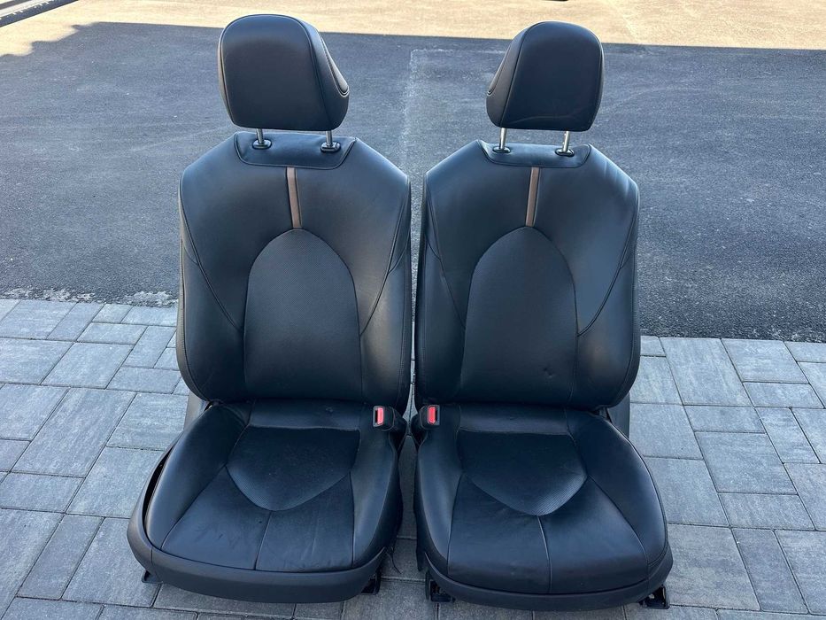 Interior complet din  piele pentru Toyota Camry an de fabricatie 2020