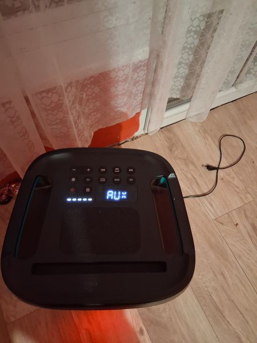 Hisense преносима колона